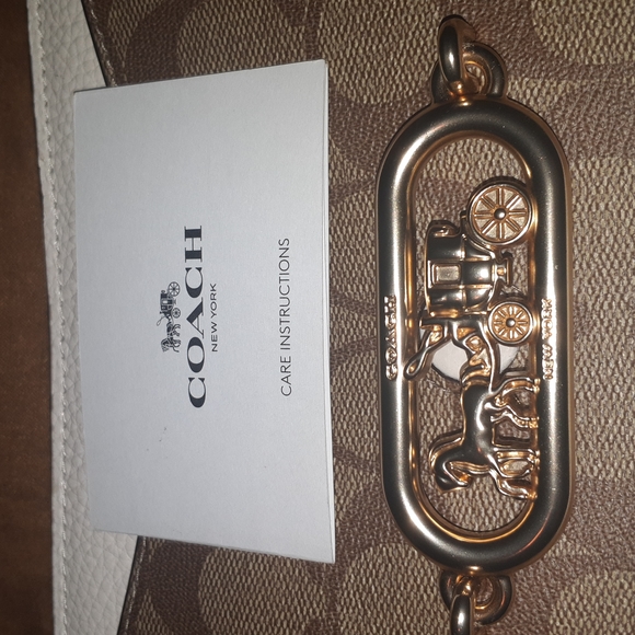 Coach Handbag - Picture 6 of 7